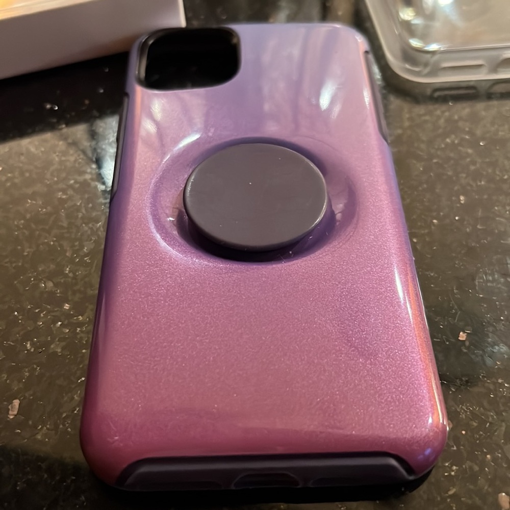 Otter + Pop Socket Clear Case For Ipone 11 Promax… - image 3